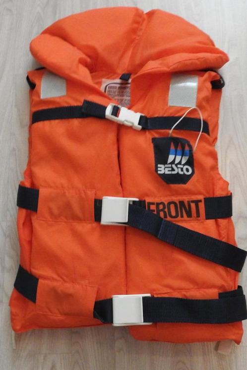 Nieuw BESTO reddings of zwemvest voor man of vrouw 60-80 kg, Watersport en Boten, Watersportkleding, Nieuw, Reddingsvest of Zwemvest