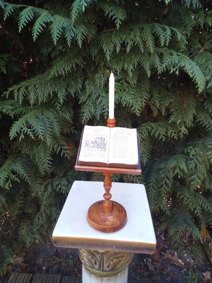 Houten Bijbel standaard met kaarsje., Verzamelen, Religie, Gebruikt, Ophalen of Verzenden
