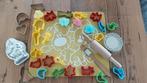 Kinder Bakset met Vormen en Roller, Ophalen, Zo goed als nieuw, Taarten of Cupcakes, Bakvorm