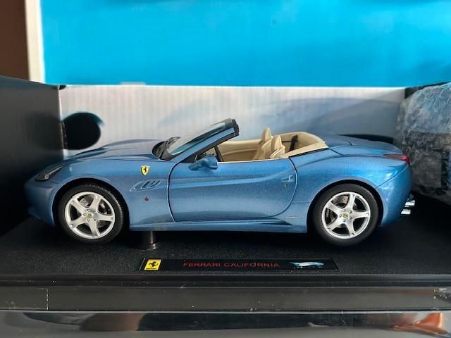 FERRARI CALIFORNIA 1:18 HOT WHEEELS ELITE, Hobby en Vrije tijd, Modelauto's | 1:18, Zo goed als nieuw, Auto, Hot Wheels, Ophalen of Verzenden