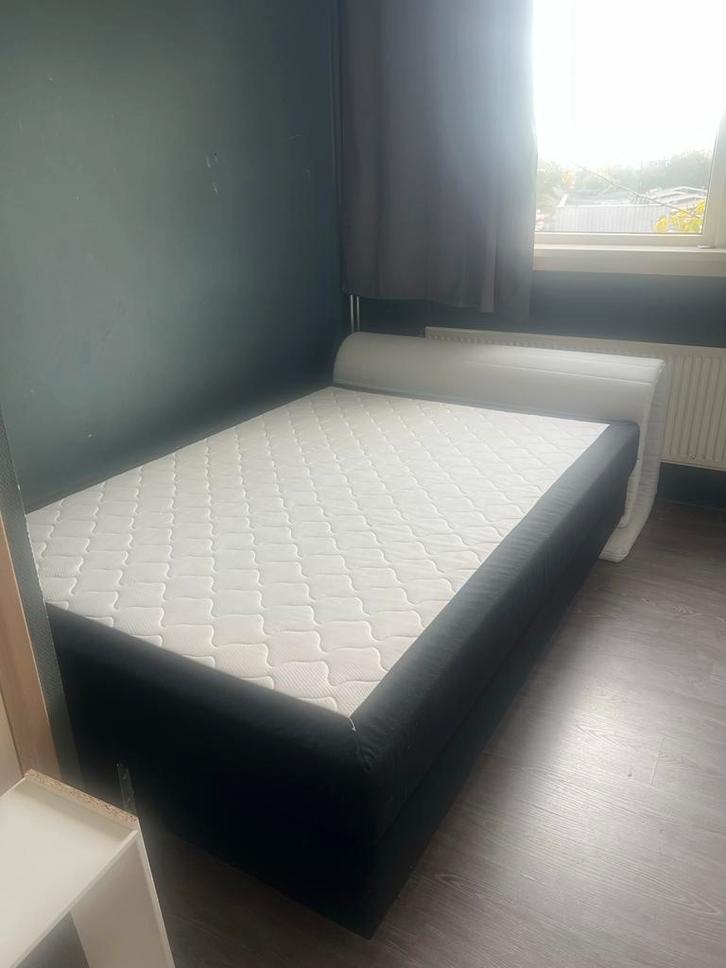 Gratis Tweepersoonsbed + Matras & Topper - Alkmaar, Huis en Inrichting, Slaapkamer | Bedden, Gebruikt, Tweepersoons, 140 cm, 200 cm