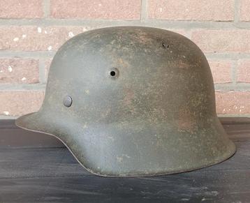 Duitse helm  beschikbaar voor biedingen