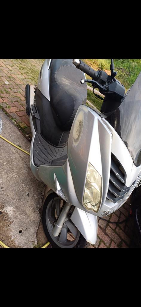 Peugeot citystar 200i  mag weg moet niet weg!!, Fietsen en Brommers, Brommeronderdelen | Scooters, Gebruikt, Peugeot, Blok, Ophalen