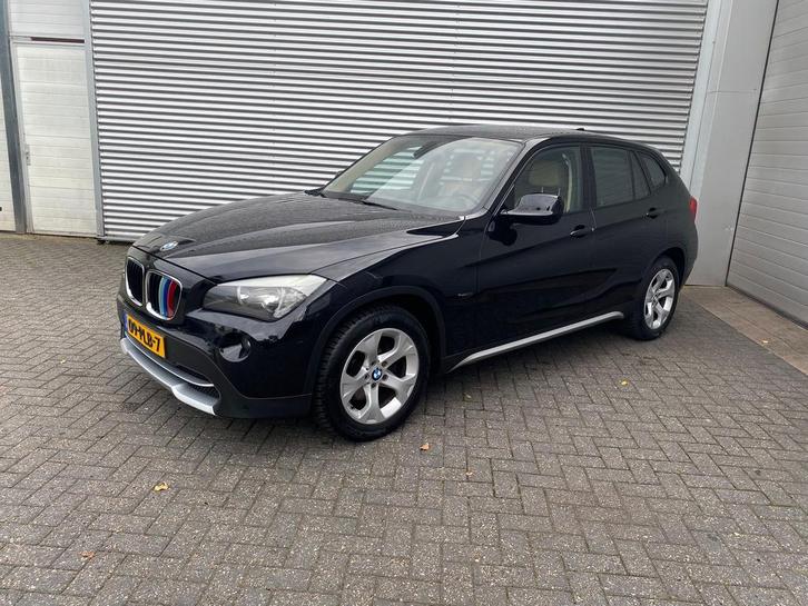 BMW X1 2.0 Sdrive 18I Executive | CAMERA | TREKHAAK |, Auto's, BMW, Bedrijf, X1, 4x4, ABS, Achteruitrijcamera, Airbags, Airconditioning