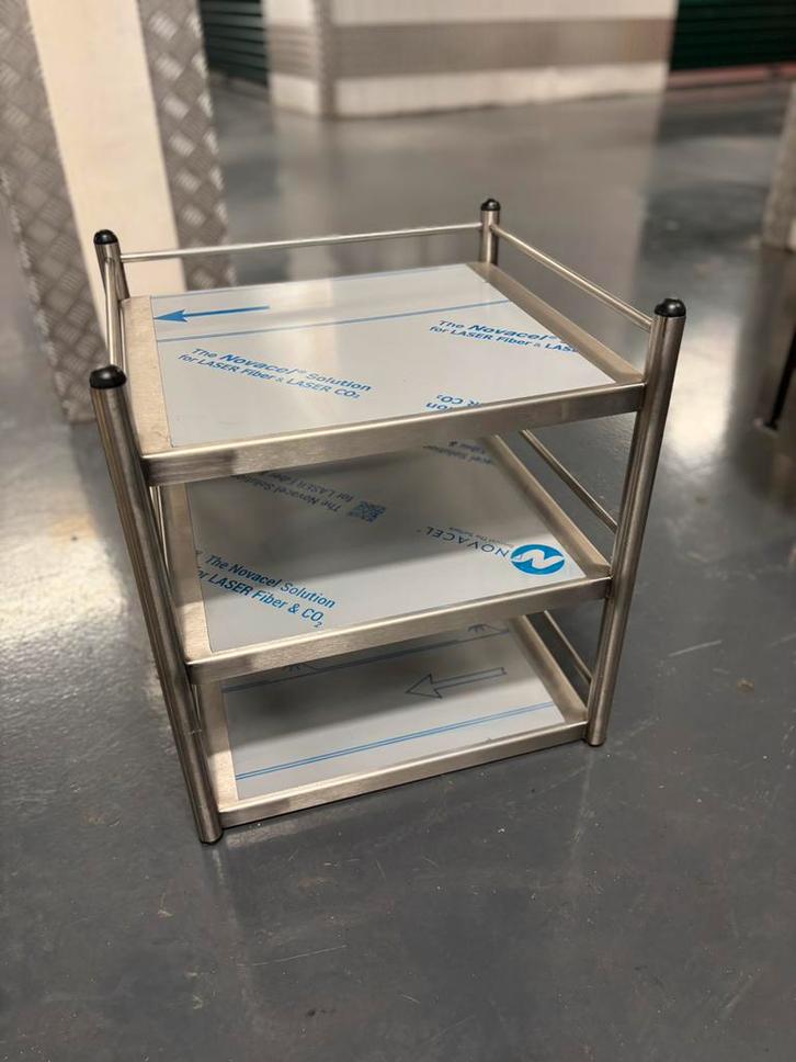 Zeer Stevige RVS rekken  NIEUW!! Horeca Meubilair koffiebar, Zakelijke goederen, Horeca | Keukenapparatuur, Ophalen of Verzenden