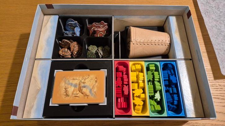 Stenen Tijdperk Bordspel 3D Insert - Georganiseerd Spelen!, Hobby en Vrije tijd, Gezelschapsspellen | Bordspellen, Nieuw, Drie of vier spelers