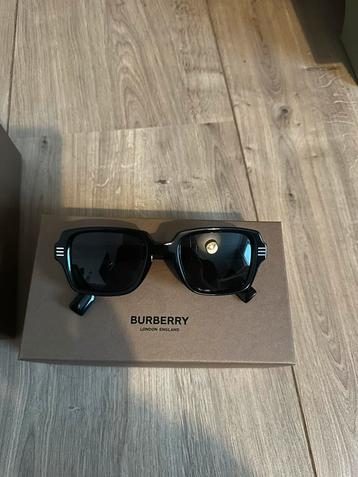 Burberry zonnebril BE4349 Eldon - NIEUW beschikbaar voor biedingen