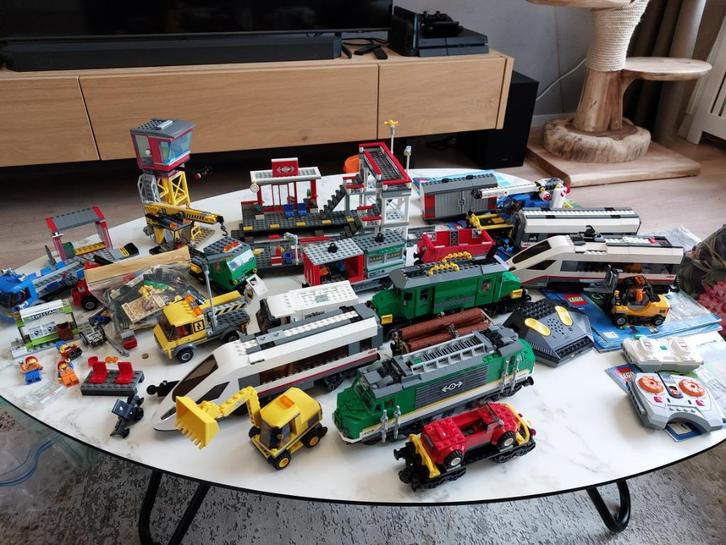 Lego treinen, perrons, boten, rails, Lego city, Kinderen en Baby's, Speelgoed | Duplo en Lego, Zo goed als nieuw, Lego, Complete set