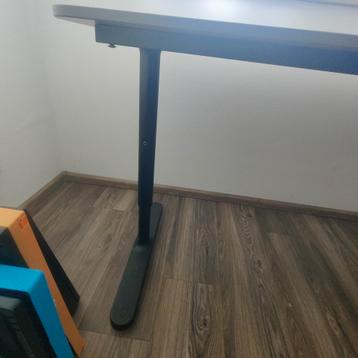 In hoogte verstelbaar bureau - in goede staat - afbeelding 4