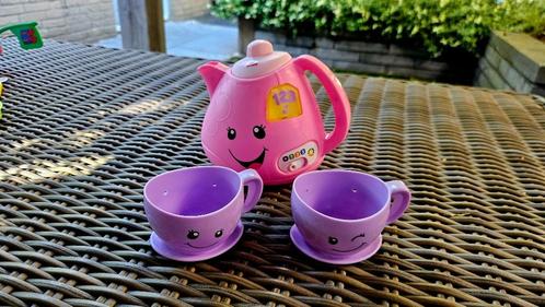 Fisher-Price Theepot met 2 kopjes – zingend speelplezier!, Kinderen en Baby's, Speelgoed | Fisher-Price, Zo goed als nieuw, Speelset