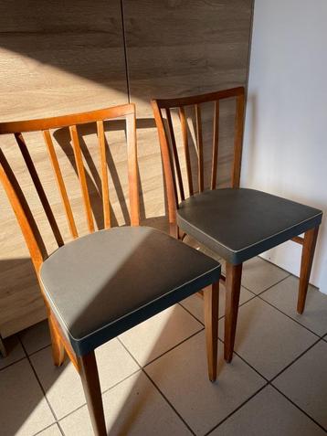 4 eetkamerstoelen vintage beschikbaar voor biedingen