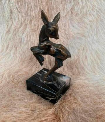 Beeldje leuk oud bronzen brons beeldje van hinde hertje beschikbaar voor biedingen