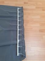 Verduisterend gordijn met rails, Huis en Inrichting, Stoffering | Gordijnen en Lamellen, Ophalen, 50 tot 100 cm, Zo goed als nieuw