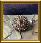 Mooie oude zilveren zeeuwse knop broche, Ophalen of Verzenden, Zilver, Broche