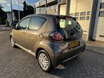 Toyota Aygo 1.0 VVT-i Aspiration AIRCO, LED, 2e EIGENAAR, Auto's, Voorwielaandrijving, Euro 5, Gebruikt, Bruin