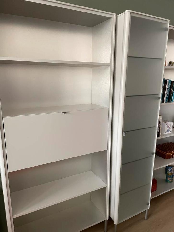 Rolf Benz Boekenkasten, Servieskast & Dressoir - Lichtgrijs, Huis en Inrichting, Kasten | Boekenkasten, Gebruikt, 50 tot 100 cm