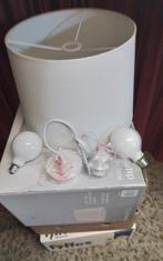 Nieuwe Hanglamp Daphne - Wit. ,25euro, Nieuw, Ophalen of Verzenden, 75 cm of meer, Modern