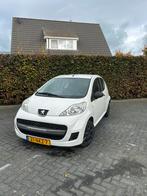 Peugeot 107 1.0 12V 3DR 2010 Wit, Auto's, Peugeot, Voorwielaandrijving, 4 stoelen, Origineel Nederlands, Handgeschakeld