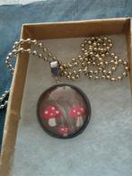 Ketting met afbeelding paddenstoelen., Ophalen of Verzenden, Nieuw, Overige materialen