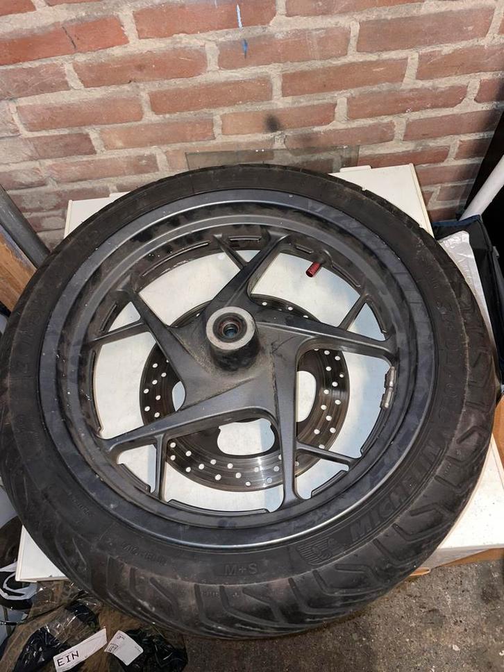 Yamaha xmax voorwiel met Michelin city grip 2 goed profiel, Motoren, Onderdelen | Yamaha, Gebruikt, Ophalen of Verzenden