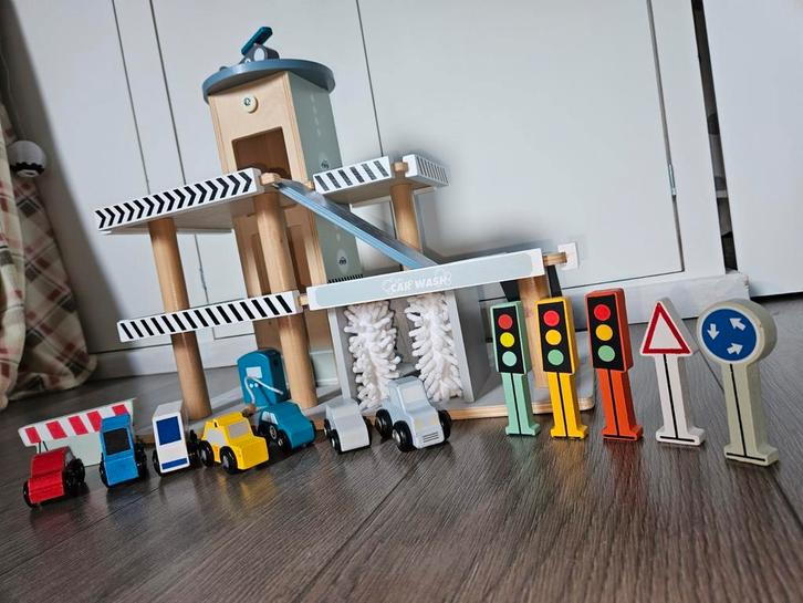 Houten parkeergarage, Kinderen en Baby's, Speelgoed | Thomas de Trein, Gebruikt, Ophalen
