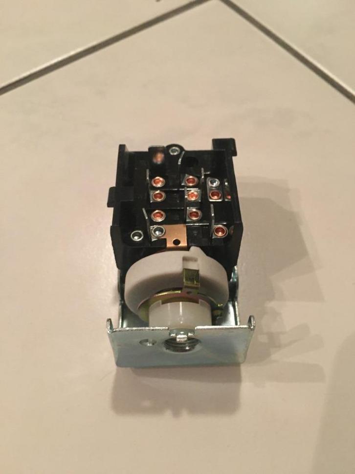 Te koop lichtschakelaar Dodge w200 d200 ramcharger, Auto diversen, Overige Auto diversen, Ophalen of Verzenden