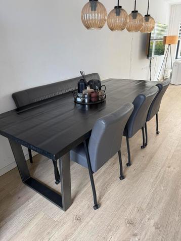Complete eettafel te koop!