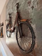 Metalen schilderij fiets en wereldkaart, Ophalen, Zo goed als nieuw