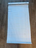 Gratis 2 houten jaloezieen, Huis en Inrichting, Stoffering | Gordijnen en Lamellen, Ophalen, Zo goed als nieuw