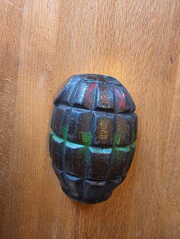 Halve mills. Helaas geen oortjes. beschikbaar voor biedingen