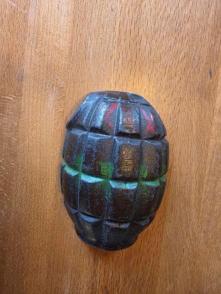 Halve mills. Helaas geen oortjes., Verzamelen, Militaria | Tweede Wereldoorlog, Landmacht, Hulzen of Bodemvondsten, Engeland, Ophalen of Verzenden