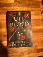 Uit bloed en as - Jennifer L. Armentrout, Ophalen of Verzenden, Gelezen
