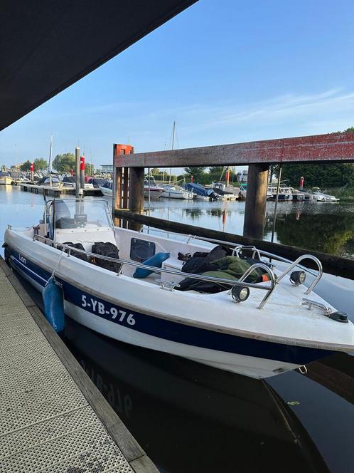 Motor fishing boat 560 A, Watersport en Boten, Vis- en Consoleboten, Zo goed als nieuw, 50 tot 70 pk, 3 tot 6 meter, Benzine, Buitenboordmotor