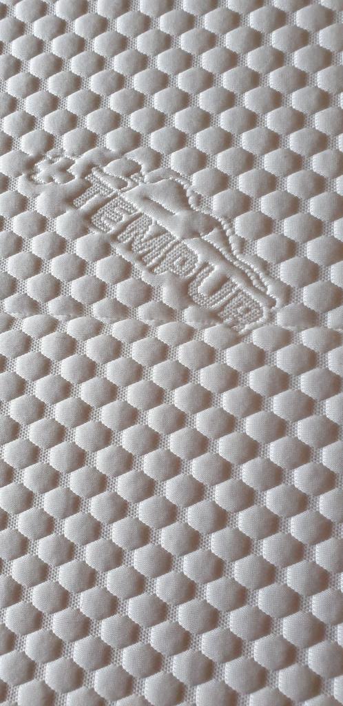 TE KOOP; TEMPUR MATRAS CLOUD DE LUXE 160 bij 200, Huis en Inrichting, Slaapkamer | Matrassen en Bedbodems, Zo goed als nieuw, Matras
