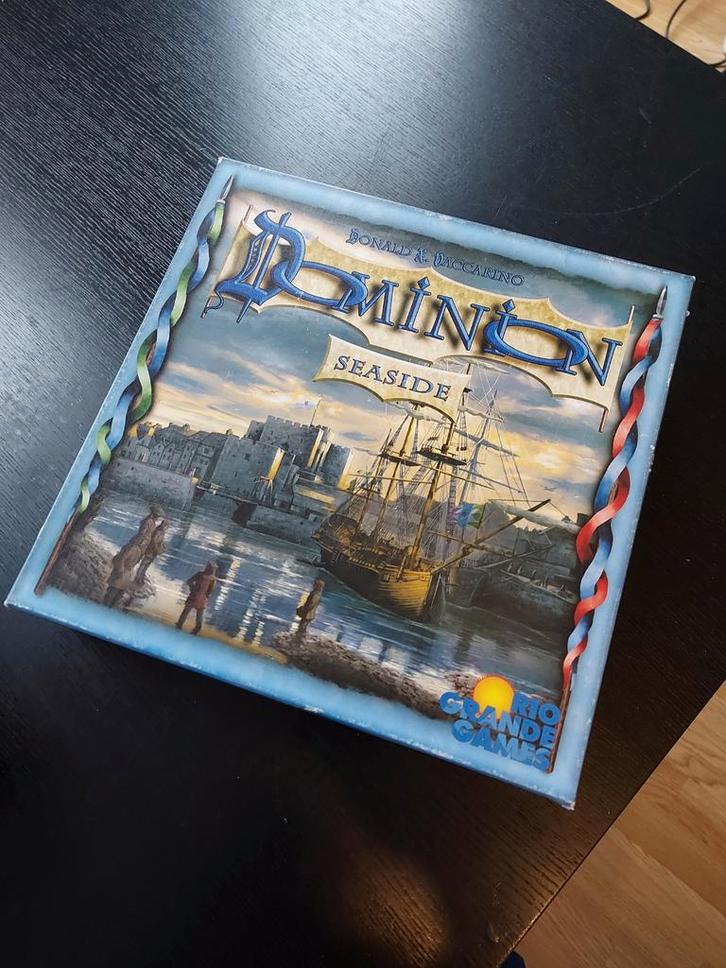 Dominion: Seaside - Uitbreiding, Hobby en Vrije tijd, Gezelschapsspellen | Bordspellen, Zo goed als nieuw, Een of twee spelers