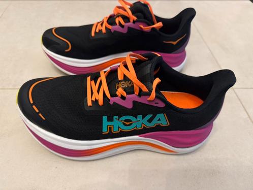 Hoka Skywards mt. 46 (US11.5) 2 x gedragen in nieuwe staat!, Sport en Fitness, Loopsport en Atletiek, Zo goed als nieuw, Hardloopschoenen