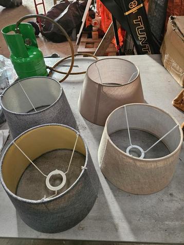 lampenkap     of      lampenkappen beschikbaar voor biedingen