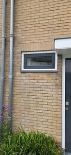 2 kozijnen met klepraam, Gebruikt, Raamkozijn, Minder dan 75 cm, Inclusief glas