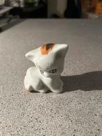 Schattig porseleinen kattenbeeldje, Tuin en Terras, Tuinbeelden, Ophalen of Verzenden, Zo goed als nieuw, Overige materialen, Dierenbeeld