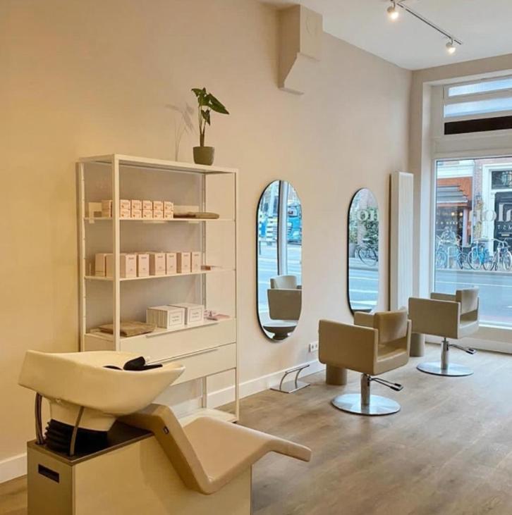 Kapperstoel te huur - A-locatie Amsterdam - €975 per maand, Diensten en Vakmensen, Kappers en Thuiskappers