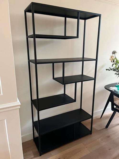 Kast - zwart staal - industrieel - design, Huis en Inrichting, Kasten | Boekenkasten, Zo goed als nieuw, 100 tot 150 cm, 200 cm of meer