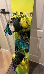 Snowboard 145 cm met bindingen van Flow, Sport en Fitness, Snowboarden, Ophalen, Zo goed als nieuw, Board