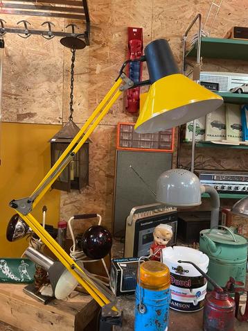 Vintage jaren 70 gele Massive schaarlamp beschikbaar voor biedingen