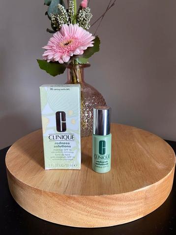 Clinique Redness Solutions makeup 06 calming vanilla  beschikbaar voor biedingen