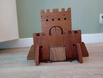 Handgemaakt Houten Kasteel - Speelplezier! beschikbaar voor biedingen