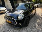 Mini Mini 1.5 Cooper Chili Business Leer Clima Pano Automaat, Auto's, Mini, 136 pk, Gebruikt, 4 stoelen, Zwart