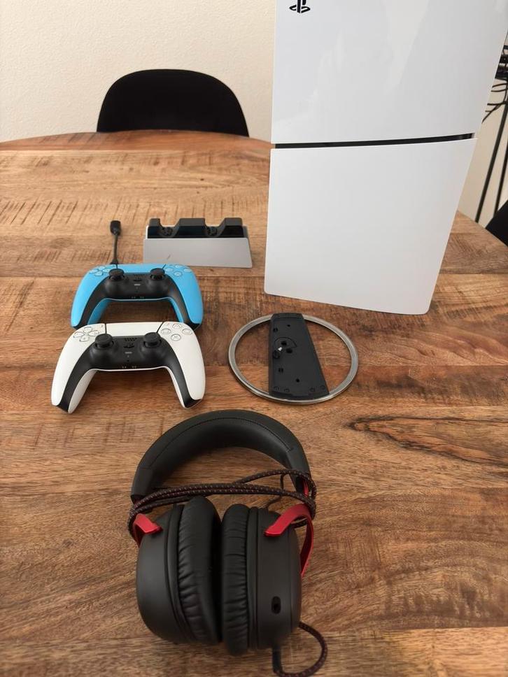 Ps5 met extra’s!, Spelcomputers en Games, Spelcomputers | Nintendo Switch, Zo goed als nieuw, Switch Original, Met 2 controllers