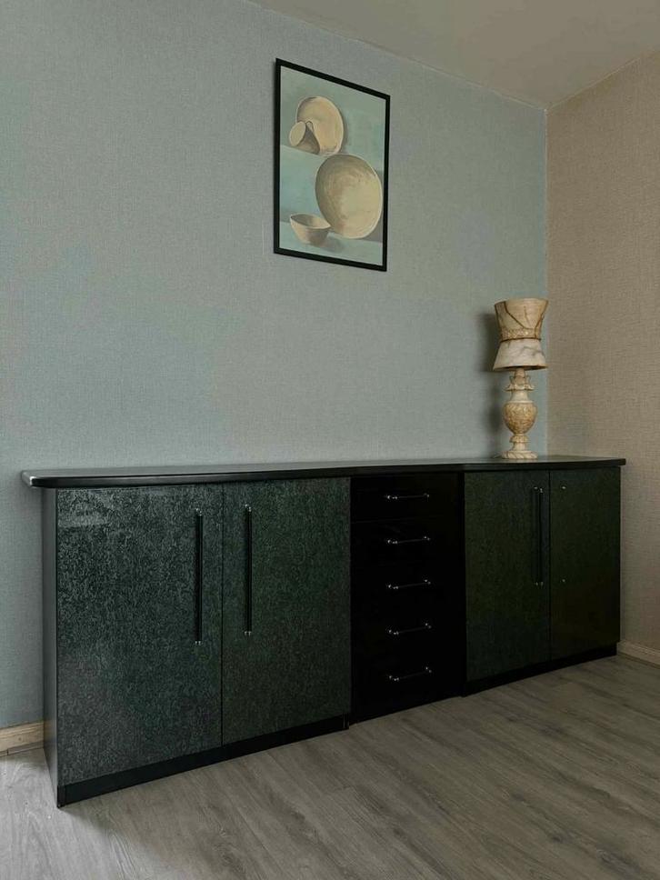 Donker groen dressoir, Huis en Inrichting, Kasten | Dressoirs, Gebruikt, 200 cm of meer, 25 tot 50 cm, Ophalen