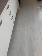 Laminaat, wit, +/- 30m², Ophalen, Gebruikt, 25 tot 50 m², Grijs