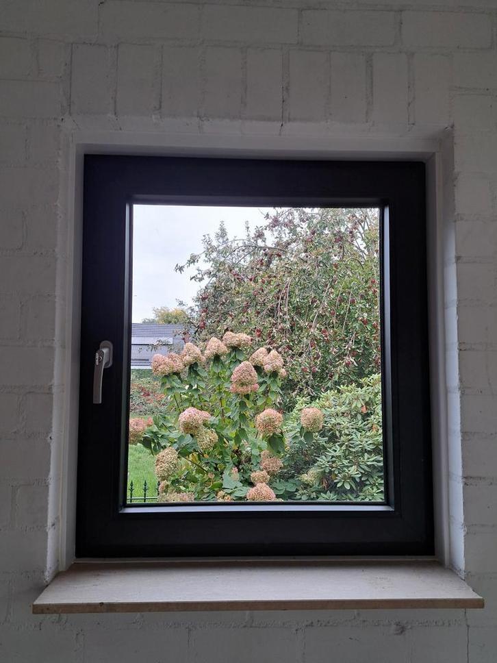 2 Kunststof Kozijnen - Zo Goed Als Nieuw!, Doe-het-zelf en Verbouw, Glas en Ramen, Zo goed als nieuw, Gevelraam of Ruit, Ophalen of Verzenden